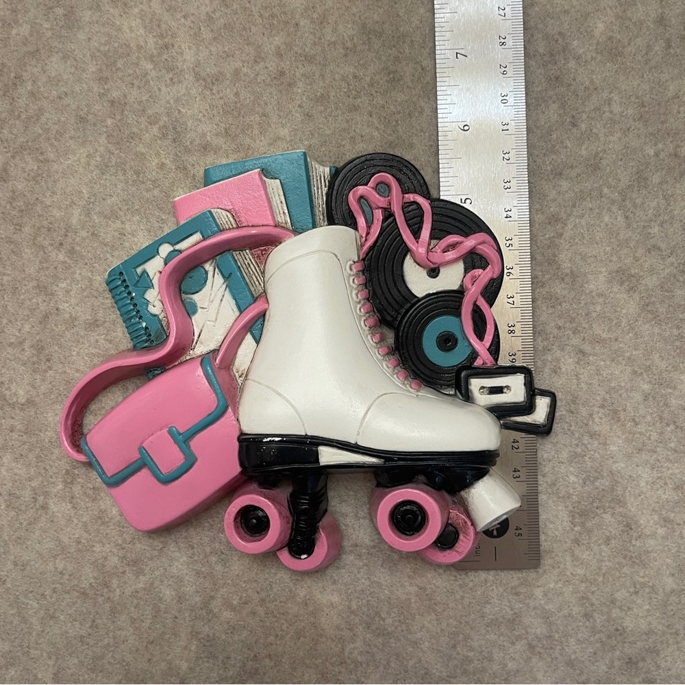 Vintage 90’s Retro Barbiecore Set of 2 Rollerskate Phone Wall Decro Plaques - Picture 9 of 10